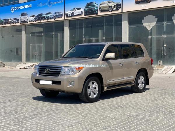 Toyota Land Cruiser GX-R 2012 (Beige)