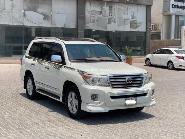 Toyota Land Cruiser GX-R 2012 (White)