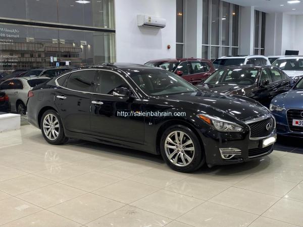 Infiniti Q70 / 2018 (Black)