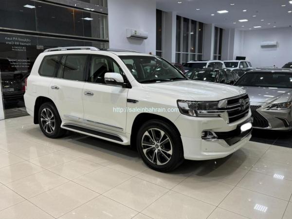 Toyota Land Cruiser GX-R 2020 (White)