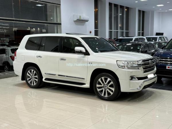 Toyota Land Cruiser VX-S 2016 (White)
