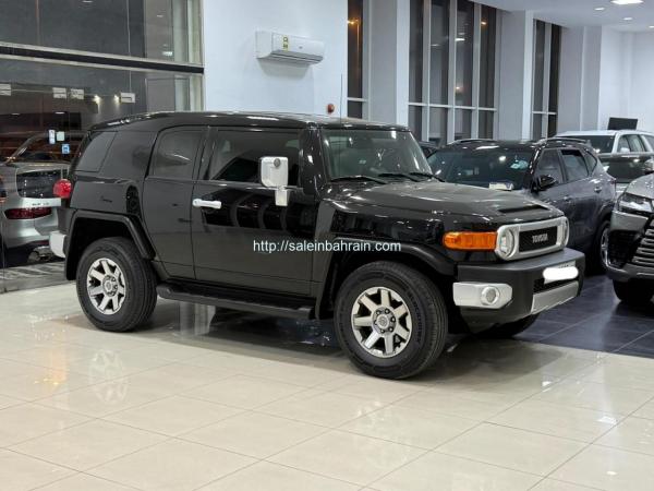 Toyota FJ Cruiser 2016 (Black)