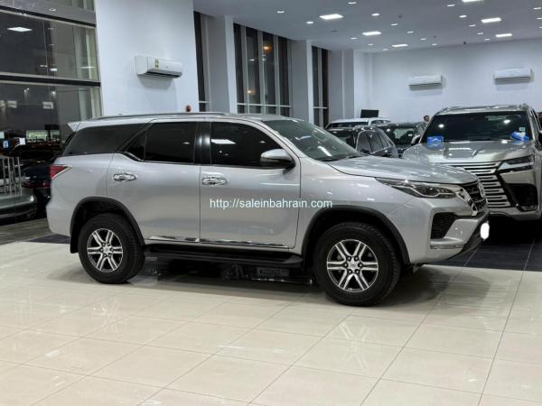 Toyota Fortuner / 2024 (Silver)