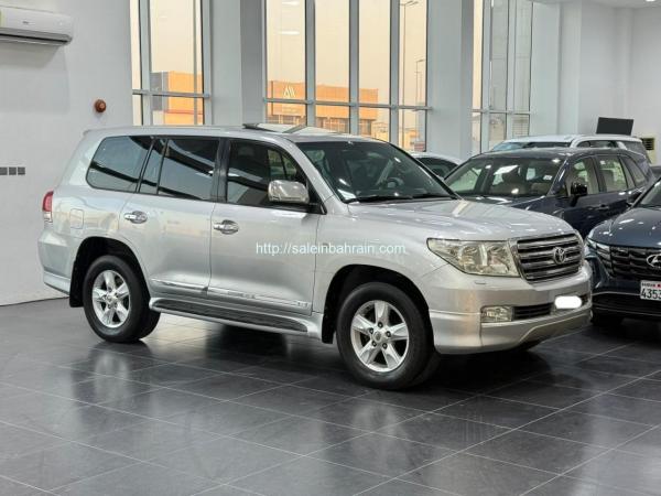 Toyota Land Cruiser VX-R 2010 (Silver)