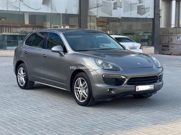 Porsche Cayenne  2012 (Grey)