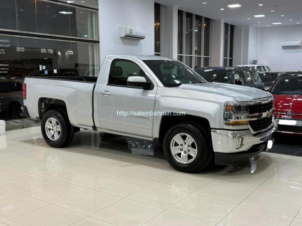 Chevrolet Silverado LT 2018 (Silver)
