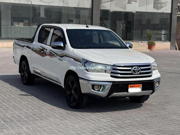 Toyota Hilux 2017 (White)