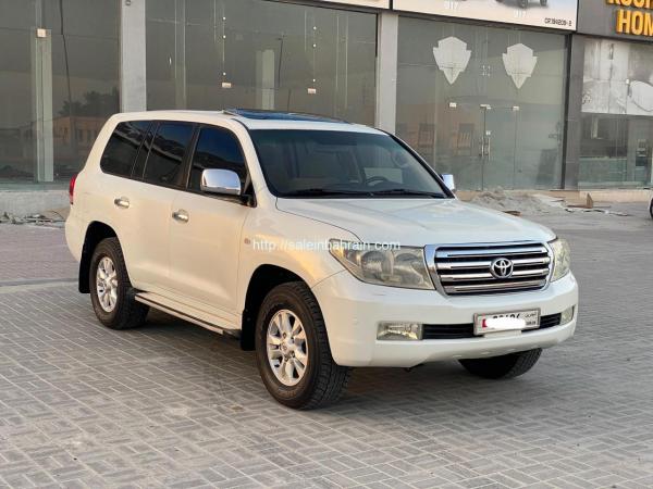 Toyota Land Cruiser GX-R 2010 (White)